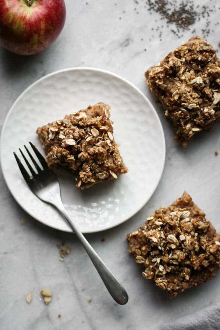 Date-Sweetened Apple Crumble Bars