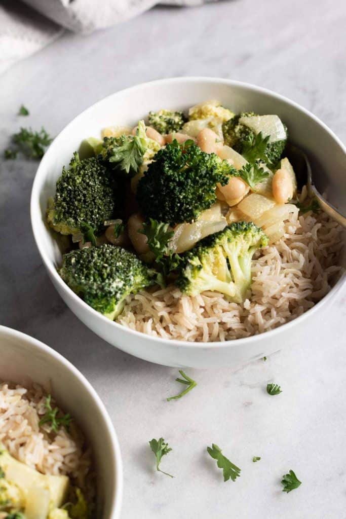 Green Curry with Cannellini Beans in a bowl
