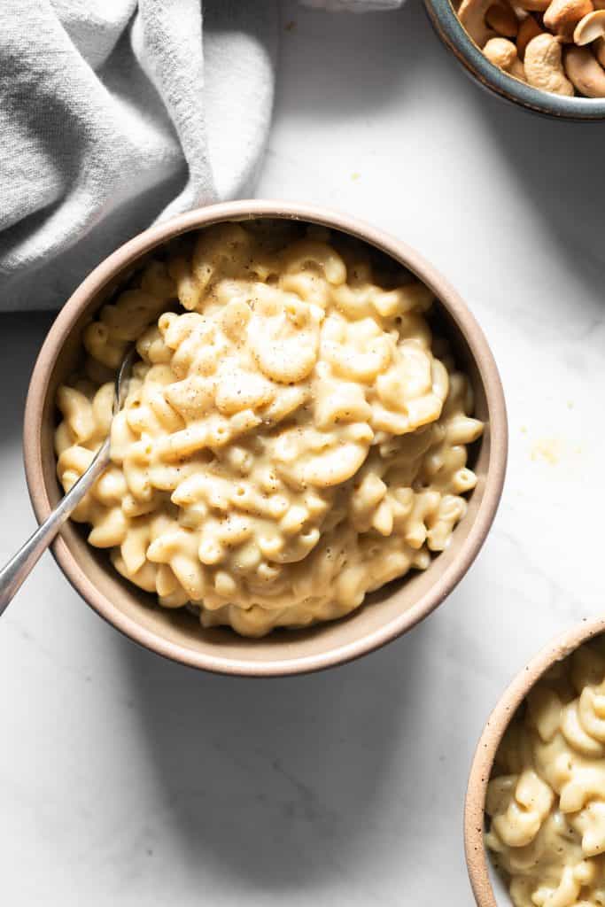 mac and cheese in bowl