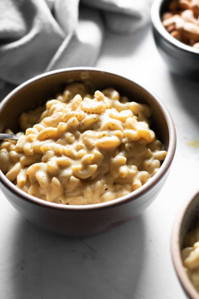 mac and cheese in bowl