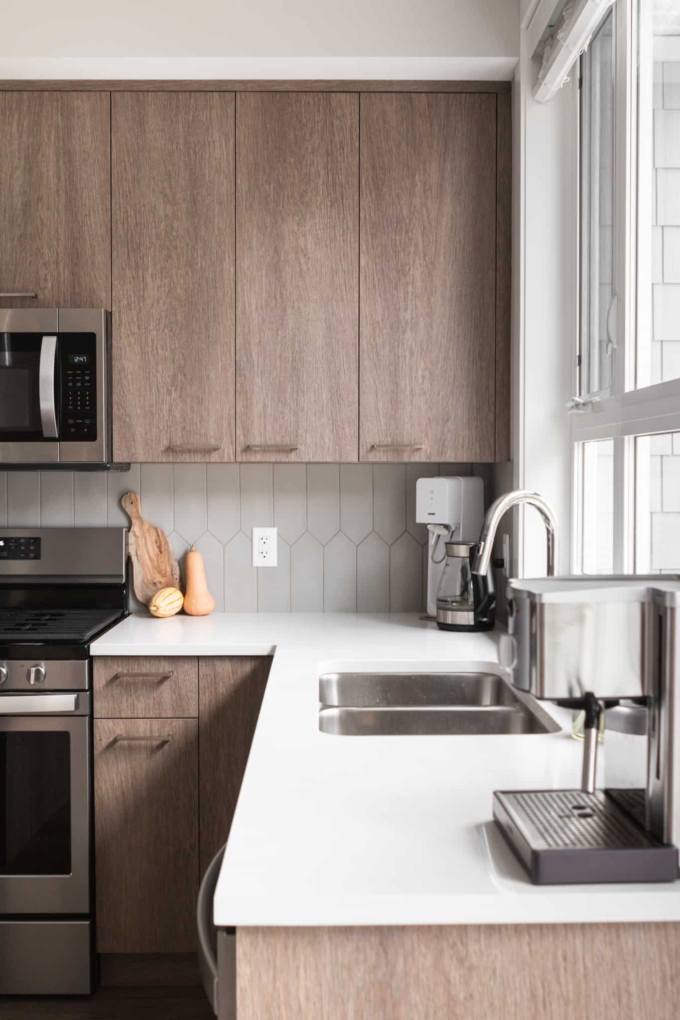 minimalist vegan kitchen
